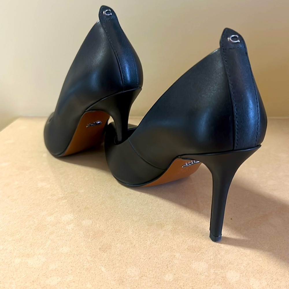 Coach Pumps - Picture 4 of 5